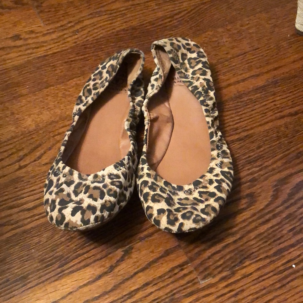 Lucky brand cheetah flats